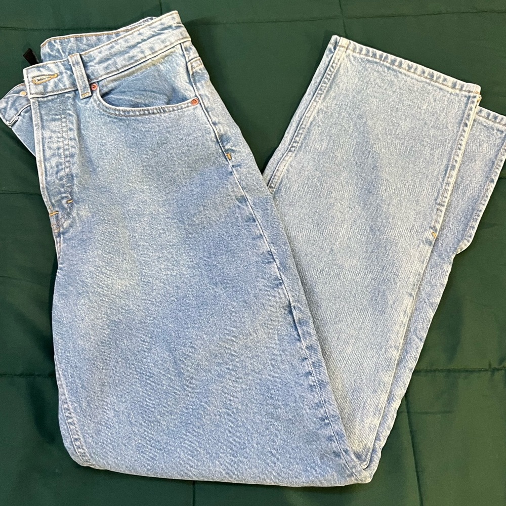 H&M light wash jeans